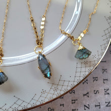 Load image into Gallery viewer, Labradorite Graces