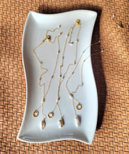 Load image into Gallery viewer, Biwa Pearl Stick with Circle Lariat