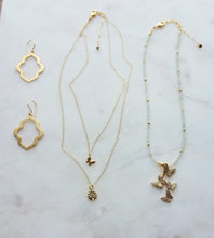 Load image into Gallery viewer, Minimalist: Spring Monarchs π¦ and  πΌ Daisies (Mint & Morrocan Gold)