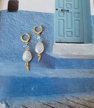 Load image into Gallery viewer, Moonstone Elegance (Mixed Metal & Gold & Moonstone)