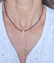 Load image into Gallery viewer, Garnet Bar Minimalism (Gold & Red)