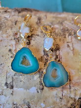 Load image into Gallery viewer, Rainbow 🌈Agate Slice Druzy on Pearls  (Blue, Turquoise, Green, Pink, Gray)
