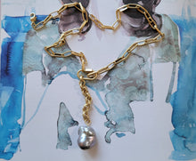 Load image into Gallery viewer, ⭐GOLD STAR &amp; Baroque Pearls (GRAY &amp; WHITE) &amp; Satin Gold Toggle
