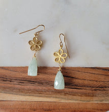 Load image into Gallery viewer, Aquamarine Flower Power (Wedding - Gold &amp; Oxi Silver)

