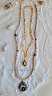 Beach Treasures II 🧜‍♀️🏄 (Gold & black & White & Shell)